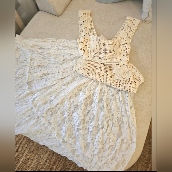 Chasing Unicorns Somebody to Love crochet and lace gown - Picture 11 of 15